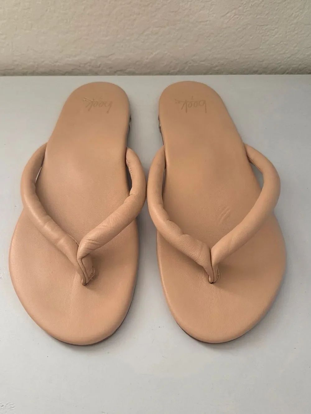 Beek Sunbird Leather Puffy Thong Slide Shoes